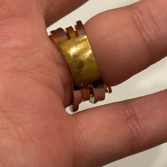 💕3 for $8💕 Gold Crystal Ring size 6 - Picture 7 of 8